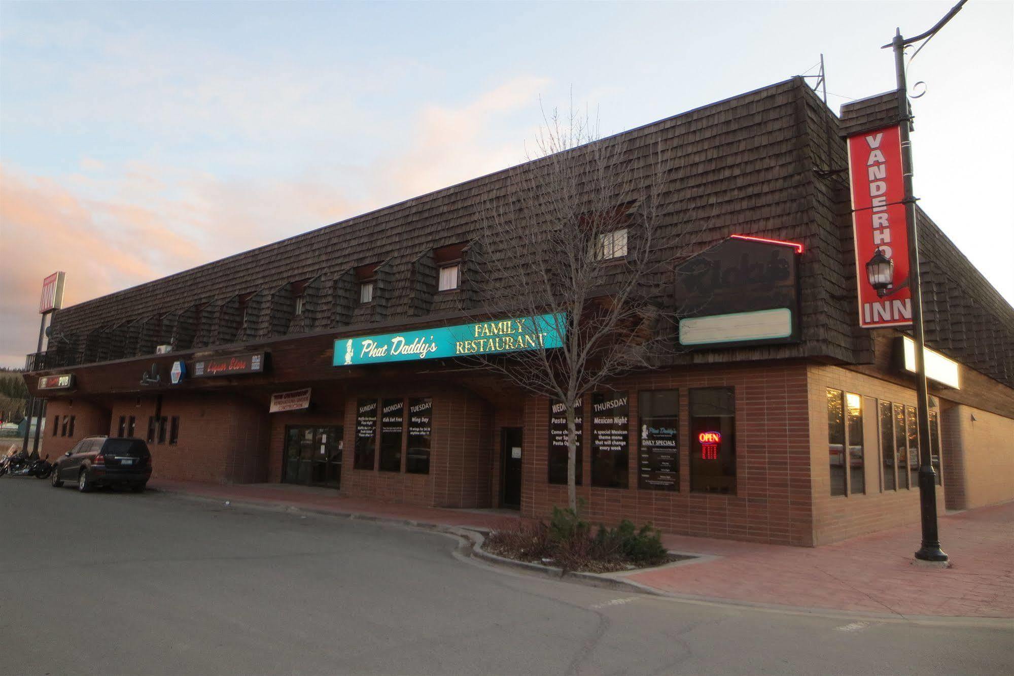 Vanderhoof Inn Buitenkant foto